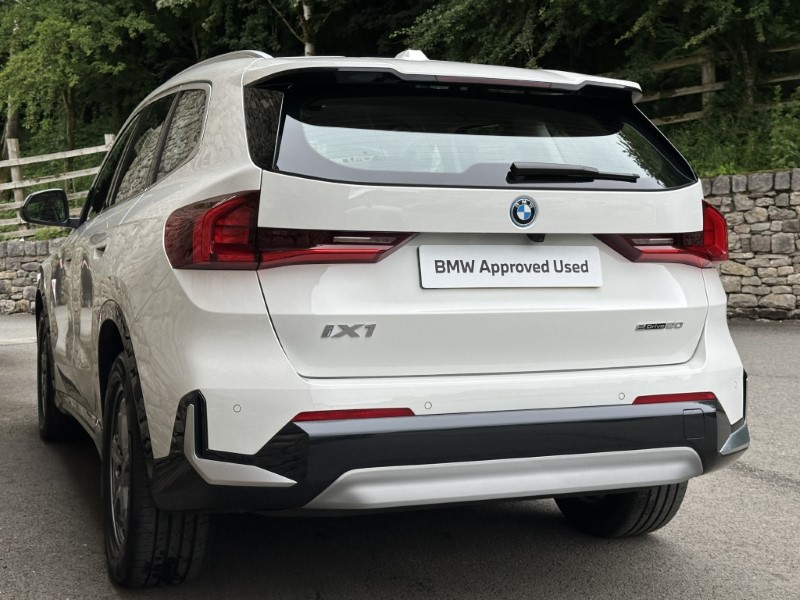 2024 (24) BMW iX1 eDrive20 xLine  5528150
