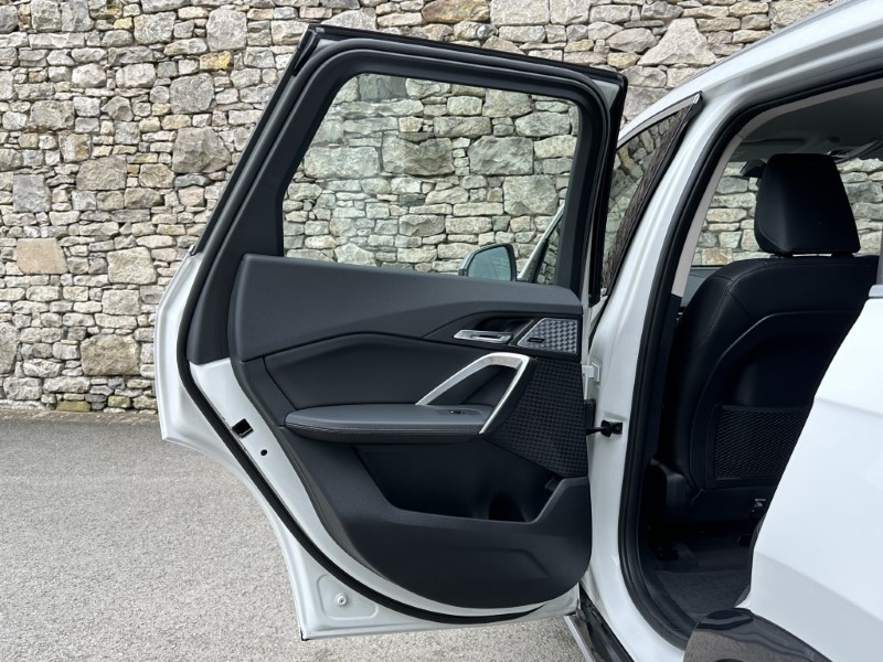 2024 (24) BMW iX1 eDrive20 xLine  5528192