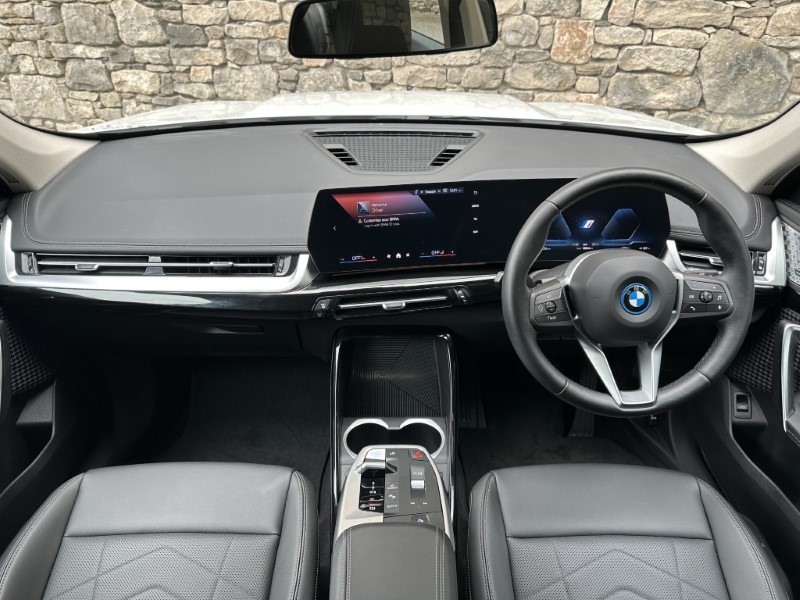 2024 (24) BMW iX1 eDrive20 xLine  5528196