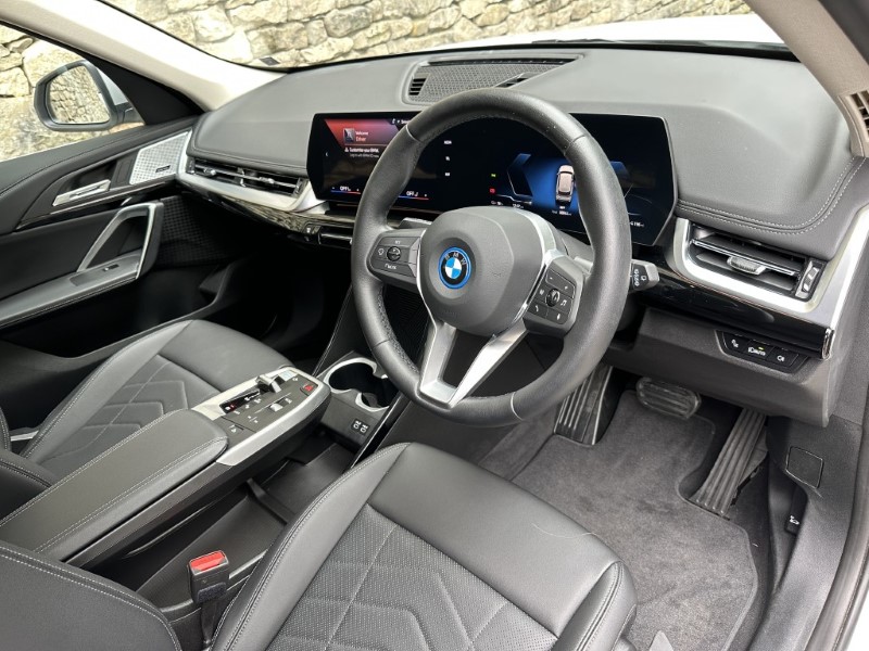2024 (24) BMW iX1 eDrive20 xLine  5528156