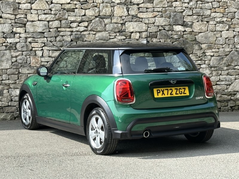 2022 (72) MINI HATCHBACK 1.5 Cooper Classic 3dr Auto 1