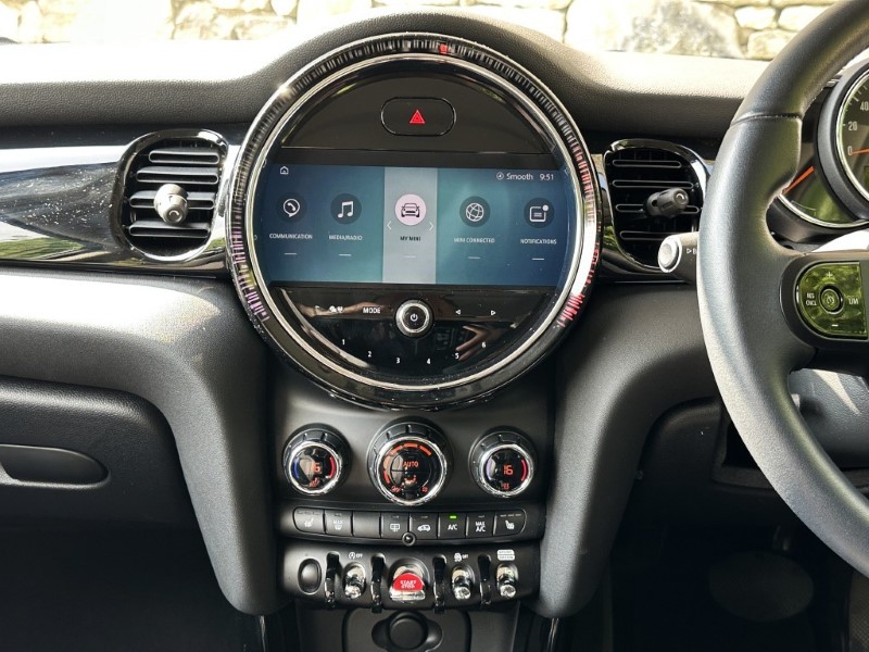 2022 (72) MINI HATCHBACK 1.5 Cooper Classic 3dr Auto 5535826