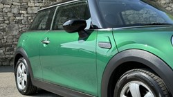 2022 (72) MINI HATCHBACK 1.5 Cooper Classic 3dr Auto 5535846