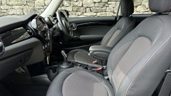 2022 (72) MINI HATCHBACK 1.5 Cooper Classic 3dr Auto 5535808