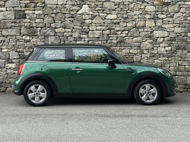 2022 (72) MINI HATCHBACK 1.5 Cooper Classic 3dr Auto 5535783