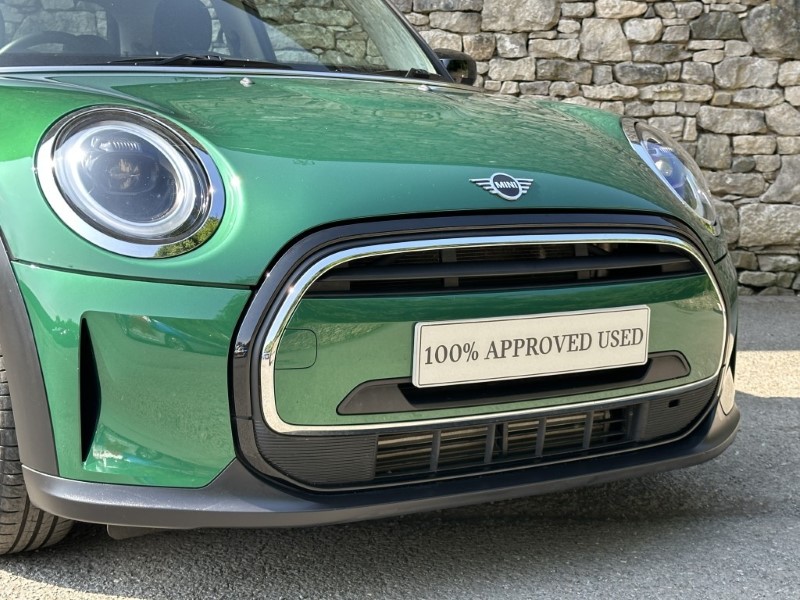2022 (72) MINI HATCHBACK 1.5 Cooper Classic 3dr Auto 5535839