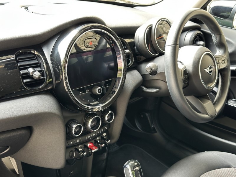 2022 (72) MINI HATCHBACK 1.5 Cooper Classic 3dr Auto 5535810