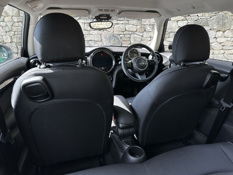 2022 (72) MINI HATCHBACK 1.5 Cooper Classic 3dr Auto 5535821
