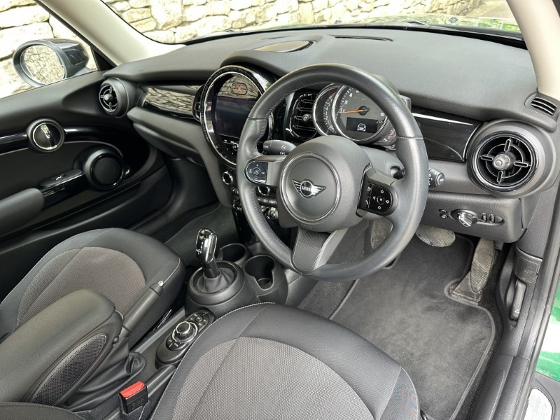 2022 (72) MINI HATCHBACK 1.5 Cooper Classic 3dr Auto 5535789