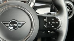 2022 (72) MINI HATCHBACK 1.5 Cooper Classic 3dr Auto 5535804