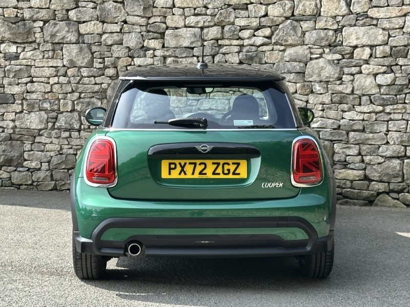 2022 (72) MINI HATCHBACK 1.5 Cooper Classic 3dr Auto 5535818
