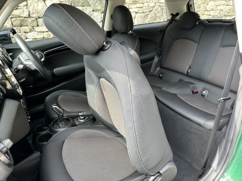 2022 (72) MINI HATCHBACK 1.5 Cooper Classic 3dr Auto 5535816