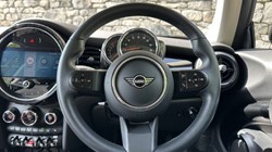 2022 (72) MINI HATCHBACK 1.5 Cooper Classic 3dr Auto 5535823