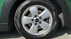 2022 (72) MINI HATCHBACK 1.5 Cooper Classic 3dr Auto 5535845
