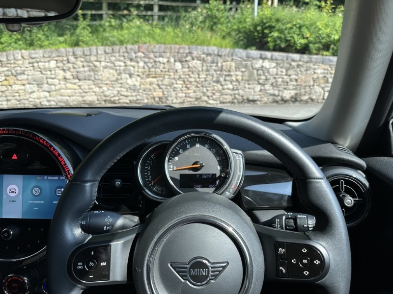 2022 (72) MINI HATCHBACK 1.5 Cooper Classic 3dr Auto 5535836