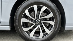 2022 (22) VOLKSWAGEN GOLF 1.5 eTSI 150 Active 5dr DSG 5523071