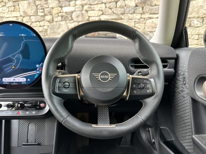 2024 (24) MINI COOPER 1.5 C Classic 3dr Auto 5541076