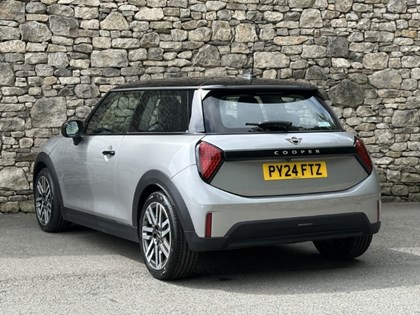 2024 (24) MINI COOPER 1.5 C Classic 3dr Auto