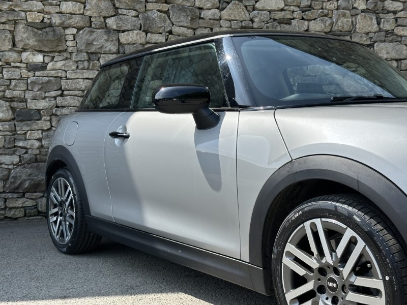 2024 (24) MINI COOPER 1.5 C Classic 3dr Auto 5541093