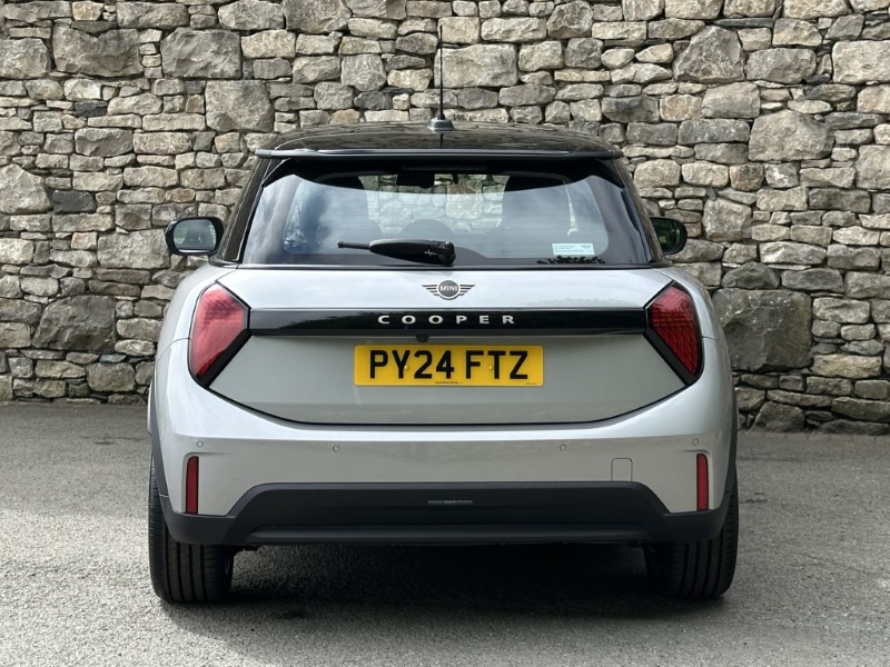 2024 (24) MINI COOPER 1.5 C Classic 3dr Auto 5541071