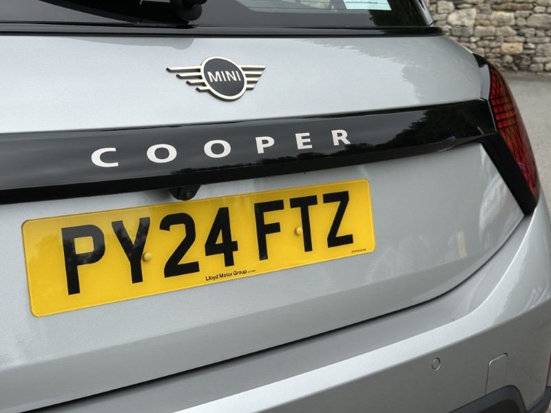 2024 (24) MINI COOPER 1.5 C Classic 3dr Auto 5541035