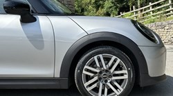 2024 (24) MINI COOPER 1.5 C Classic 3dr Auto 5541091