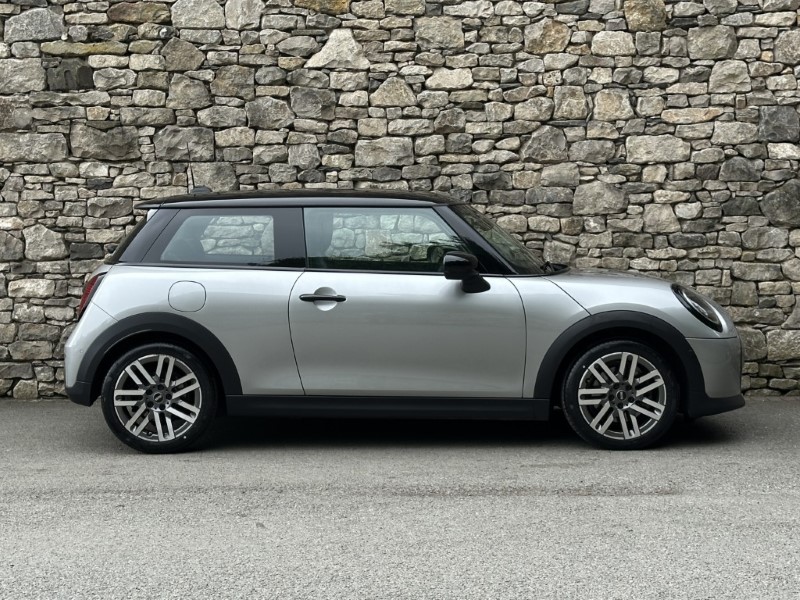 2024 (24) MINI COOPER 1.5 C Classic 3dr Auto 5541031