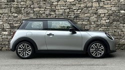 2024 (24) MINI COOPER 1.5 C Classic 3dr Auto 5541031