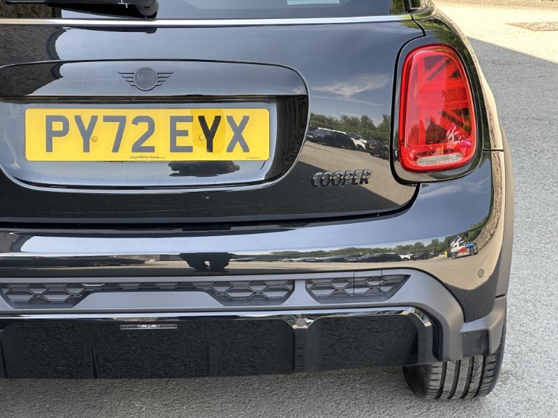 2023 (72) MINI HATCHBACK 1.5 Cooper Sport 3dr Auto 5537277