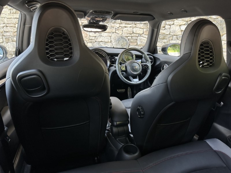 2023 (72) MINI HATCHBACK 1.5 Cooper Sport 3dr Auto 5537313