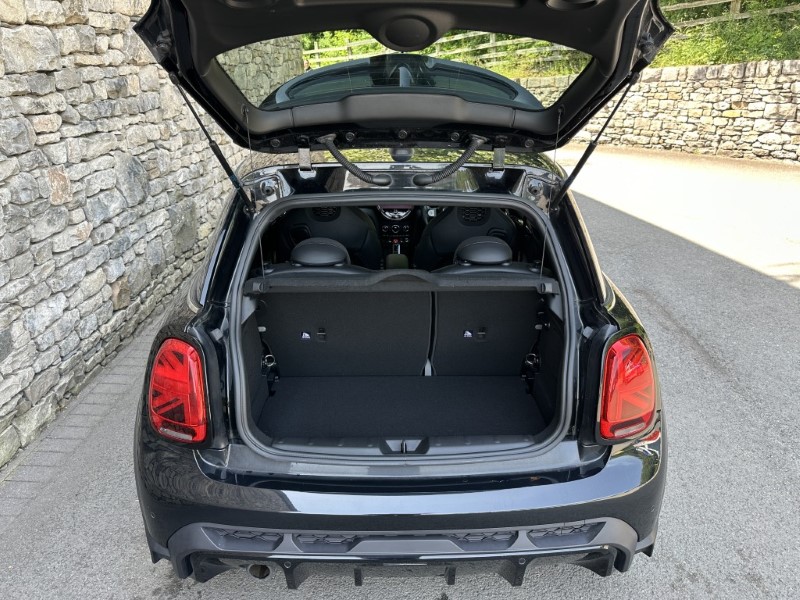 2023 (72) MINI HATCHBACK 1.5 Cooper Sport 3dr Auto 5537279