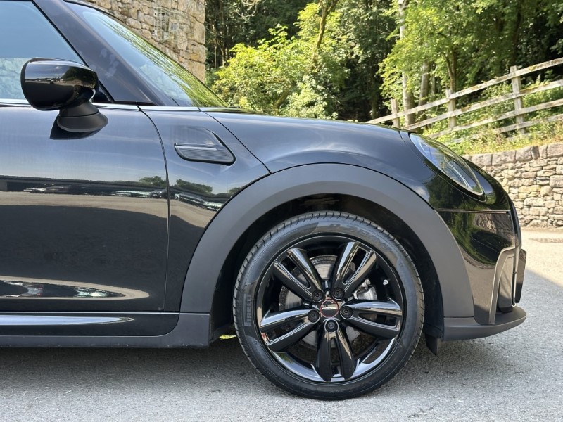 2023 (72) MINI HATCHBACK 1.5 Cooper Sport 3dr Auto 5537336