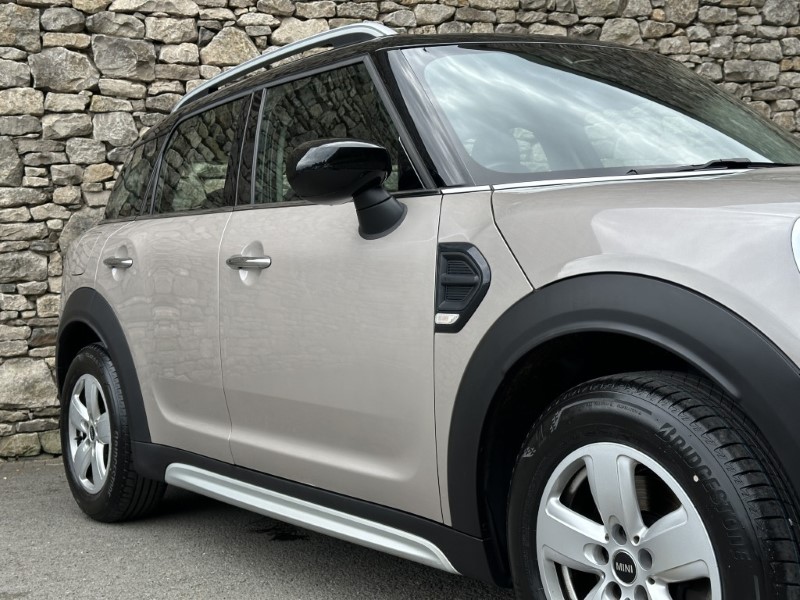 2022 (72) MINI COUNTRYMAN 1.5 Cooper Classic 5dr 5557696