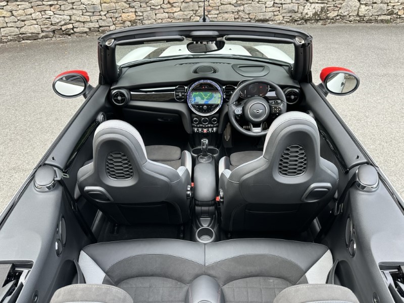 2024 (73) MINI CONVERTIBLE 2.0 John Cooper Works 2dr 5555444
