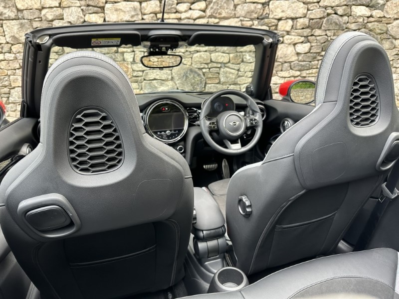 2024 (73) MINI CONVERTIBLE 2.0 John Cooper Works 2dr 5555450