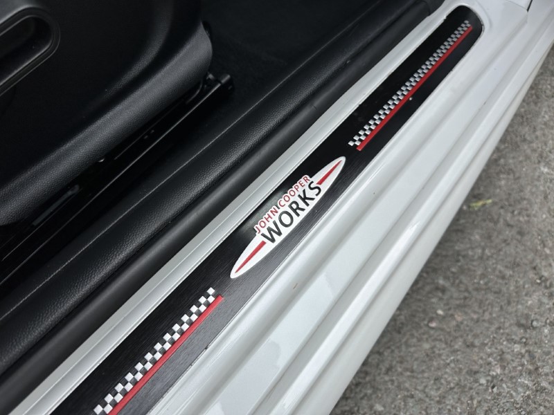 2024 (73) MINI CONVERTIBLE 2.0 John Cooper Works 2dr 5555383