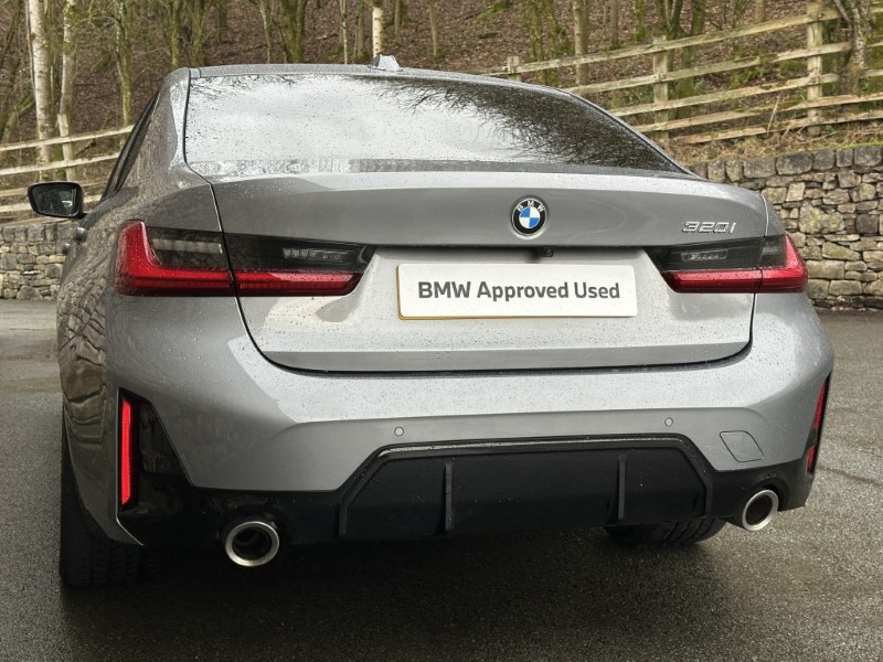2024 (74) BMW 3 SERIES 320i M Sport 4dr Saloon 5558052
