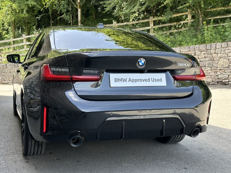 2025 (75) BMW 3 SERIES 320i M Sport 4dr Saloon 5547584