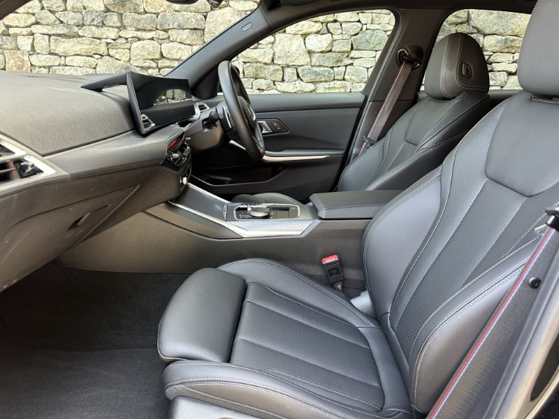 2025 (75) BMW 3 SERIES 320i M Sport 4dr Saloon 5547613
