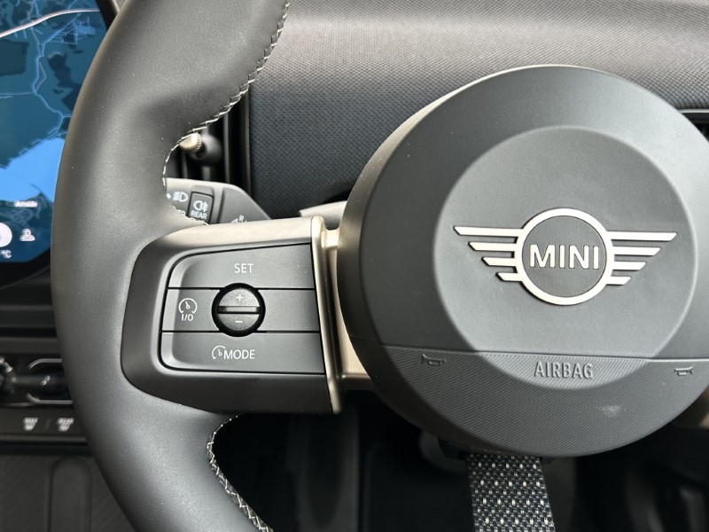 2025 (75) MINI COOPER 1.5 C Classic 3dr Auto 5536561