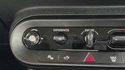 2025 (75) MINI COOPER 1.5 C Classic 3dr Auto 5536557