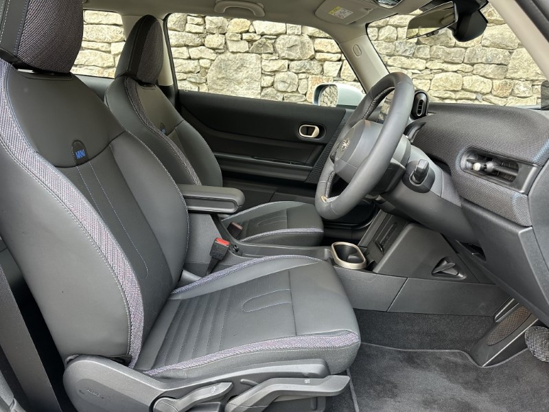 2025 (75) MINI COOPER 1.5 C Classic 3dr Auto 5536547