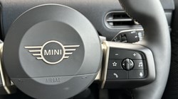 2025 (75) MINI COOPER 1.5 C Classic 3dr Auto 5536562