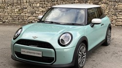 2025 (75) MINI COOPER 1.5 C Classic 3dr Auto 5536583