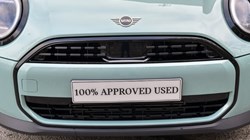 2025 (75) MINI COOPER 1.5 C Classic 3dr Auto 5536598