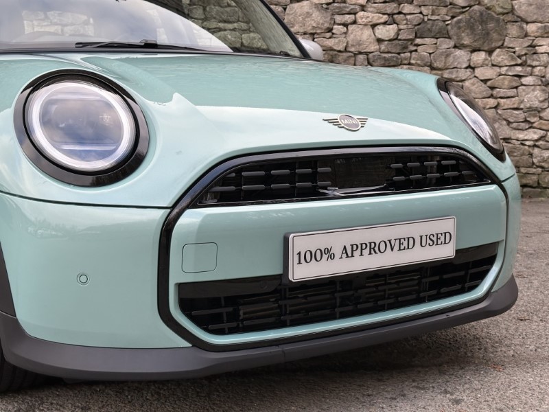 2025 (75) MINI COOPER 1.5 C Classic 3dr Auto 5536596