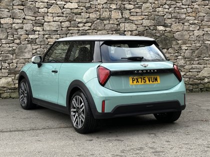 2025 (75) MINI COOPER 1.5 C Classic 3dr Auto