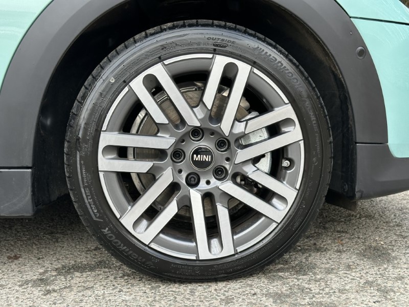 2025 (75) MINI COOPER 1.5 C Classic 3dr Auto 5536600
