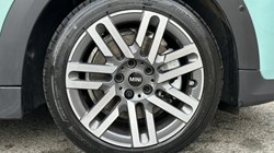2025 (75) MINI COOPER 1.5 C Classic 3dr Auto 5536600