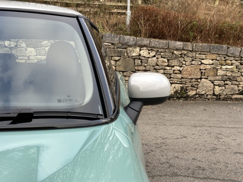 2025 (75) MINI COOPER 1.5 C Classic 3dr Auto 5536584